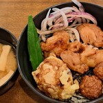 Sun’sキッチン - 半熟卵天入り焼鳥丼　税込み９３０円