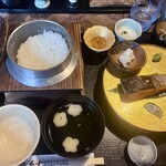 炊きたて釜ご飯と炭火焼き干物御膳 秀吉 - 料理写真: