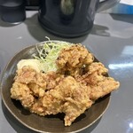 AKATOBI 双 - 唐揚げ（690円）