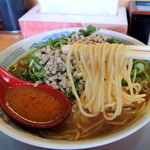 ラーメン藤 - 2015年5月12日(火)　京風ごま坦々麺(750円)麺粉落とし・ネギ＆もやし多め　麺リフト