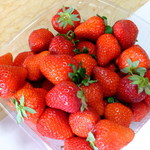 音の花温泉 直売所 - 前田さんのいちご　1パック：750円