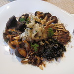 えのきだけ、生椎茸、なめこ、巨大マッシュルーム、クロラッパタケ、しめじ、舞茸、はなびらたけ