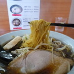 春日食堂 - 麺は西山さんのようです