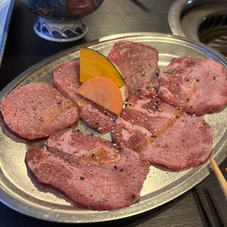 焼肉さかえや - 料理写真:タン　1人前