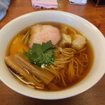 らぁ麺 飯田商店 - 醤油わんたん麺900円