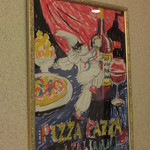PIZZA PAZZA Italiana - 店内　素敵な絵が飾られています