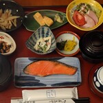 日の出旅館 - 