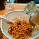 濃厚魚介らぅ麺 純 - お酢をかけると味がまろやかになります。