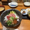 酒菜と炭火 山海鮮 - 特上海鮮丼