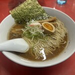 五衛門ラーメン - 牛骨。一面の脂(；´Д｀)