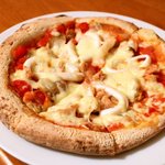 Bistro Chalet - ピザ（シーフードのトマトソース）８８０円