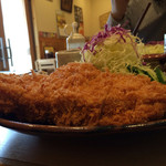 鎮守の森 - びっくりトンカツの厚み