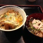 Nippon Sakaba Hichirin - ■かつ丼と冷うどんのせっとは￥５７０だ。