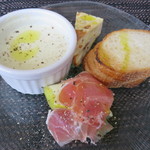 ルリ・ユニークリストランテ - イタリアンオムレツ、生ハムと水茄子、ジャガイモのスープ、パン