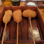 焼鳥 燈籠 - たまには串揚げ。紅ショウガ・ささみ大葉・レンコン。