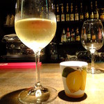 PIZZA PAZZA Italiana - 白ワイン：グラス：800円+食前酒：リモンチェッロ：700円(’15.05月)