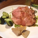 ペーパームーン - ローストポーク。お肉の下にもお野菜たくさん♪