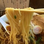 ラーメンいっぱい いっぱい - 中細ストレート麺