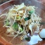 旭山ドライブイン - 味噌ラーメン（800円）麺類大盛り（200円）