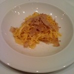 ヴィーノ・デッラ・パーチェ - （前菜③）タルトッフォビアンコもさもさのパスタ。＾q＾