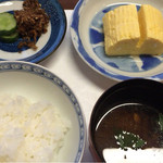 みつ林 - 〆は土鍋炊きの白米、なめこ赤出汁、出汁巻き卵