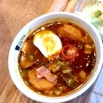 ベリーベリースープ - スープは鶏肉と１日分野菜の北海道スープカレー。