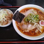 やまがた牛骨ラーメン 二代目平吉屋