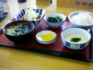 Maidoookinishokudouatsubetsuhigashishokudou - セルフで和食～。季節のお味噌汁が、おいしかったです