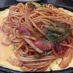 ５５カフェ - 鉄板ナポリタン