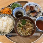 食堂 喫茶 アオイ - 梅紫蘇揚げ春巻きの定食