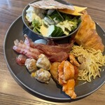 ロイヤルホスト - 料理写真: