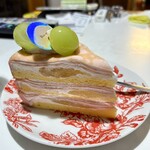 シャトレーゼ - 料理写真:クレープ•オ•シャインマスカット470円也