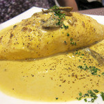 カフェレストラン ホット・ベリー - ポルチーニ茸のカルボナーラソースのオムライス