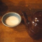 キャラヴァンサライ包 - 乳酒？これは牛乳です！でもお酒♪どんどん出てくる魔法のポットで♡