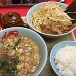 山岡家 - 料理写真:味噌つけ麺大盛り、メンマ、白髪ネギ、ほうれん草、薬味ネギ、ライス。