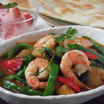 ティルパティ - 料理写真:季節限定のカレーとデザート