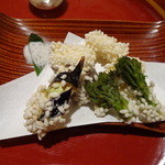 いと正 - 天ぷらは餅米がまわりに！