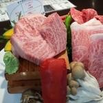 焼肉グレート - 日替わりで変わる定番盛り合わせ