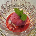 ビストロ ダイア - フレッシュチーズのクレーム・ダンジュ　カシスアイスとフランボワーズソース