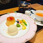 桜珈琲 - 料理写真:プリンアラモードとカラメルティー