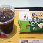 マクドナルド - 料理写真:アップルパイとアイスコーヒーで200円