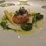 ラ・トルテュ - ホタテのセジール　姫竹　グリーンアスパラ　こごみ　たけのこのピュレとクリームソース