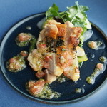 Voshieru - 静岡県産”美味鶏”香草焼き
                        トマトとバジルのビネグレット