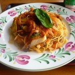カフェ エンゼル - 料理写真:自家製トマトソースのパスタ