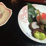 京料理 あと村 - 先出（奥の赤い玉は明太子握り）