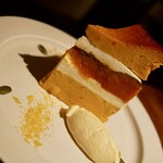 UNITY CAFE - 濃いかぼちゃのバスクチーズケーキ