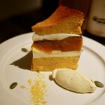 UNITY CAFE - 濃いかぼちゃのバスクチーズケーキ