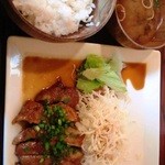 Lontan - 日替わりＢランチ（豚肉のしょうが焼き）680円
