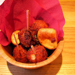 カフェ ゼノン - 2010/04/30撮影。サツマイモと大豆のころころコロッケ 480円