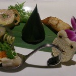 ホテル＆スパ　アンダリゾート伊豆高原 - 蓋を開けると・・オードブル